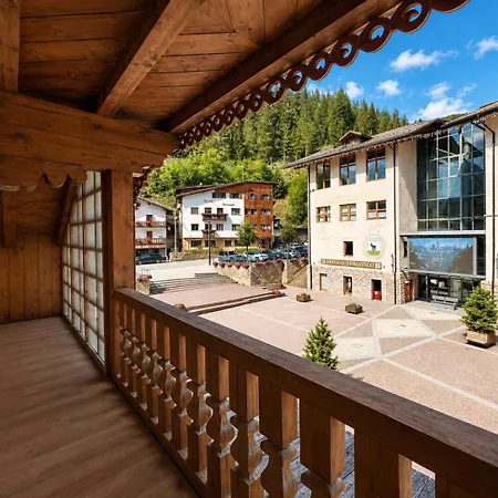 Majon Te Piaz By Ama Val Di Fassa Apartment Canazei